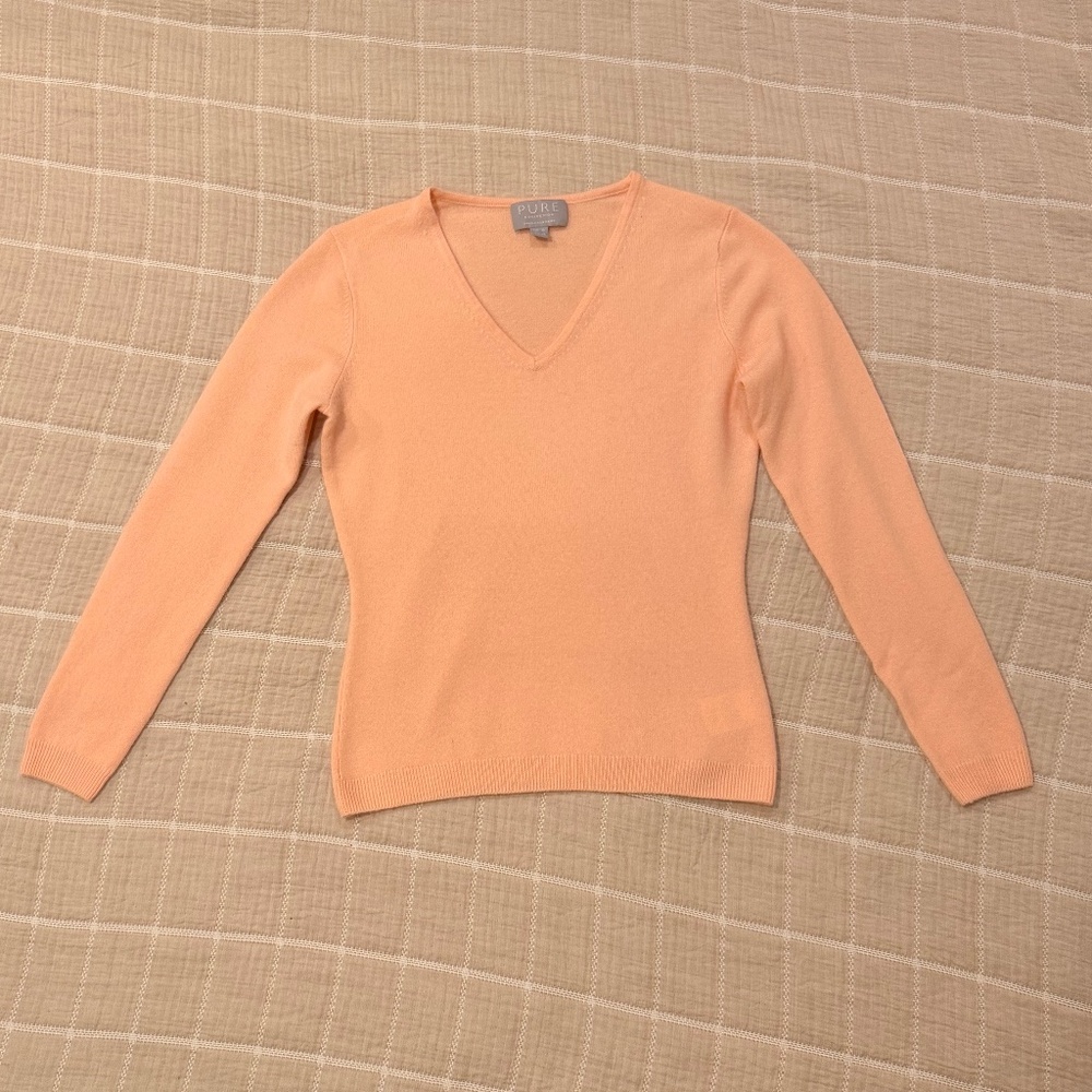 Pure Collection Peach Cashmere V-Neck Sweater | Classic Soft Knit